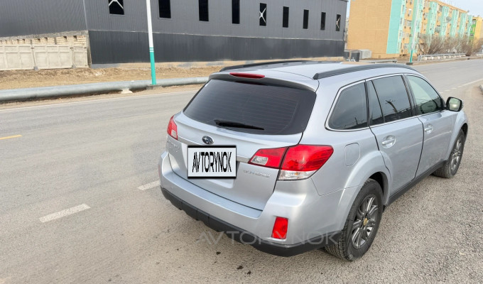 Subaru Outback 2011 года