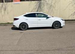 Hyundai Elantra 2019 года