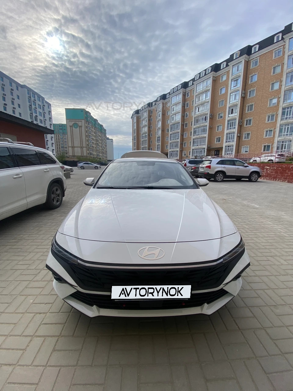 Hyundai Elantra, 2024