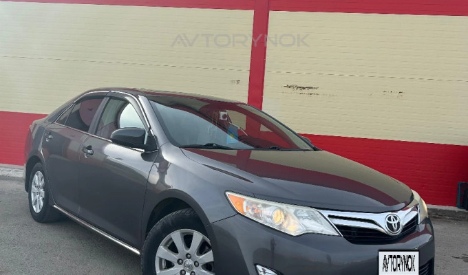 Toyota Camry 2013 года