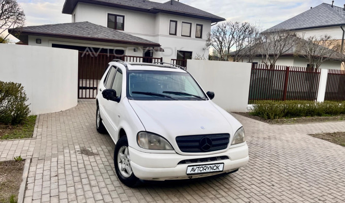 Mercedes-Benz ML-Класс 2000 года