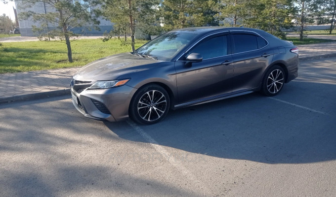 Toyota Camry 2020 года