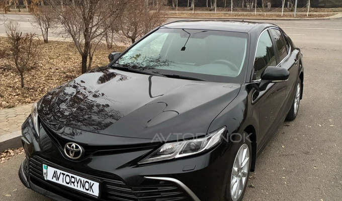 Toyota Camry 2021 года
