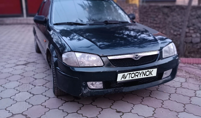Mazda 323 1998 года