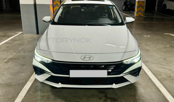 Hyundai Elantra 2024 года