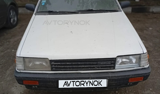 Mazda 323 1989 года