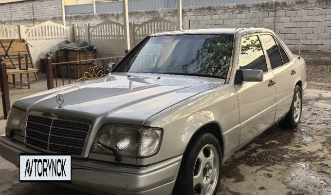 Mercedes-Benz E-Класс 1994 года
