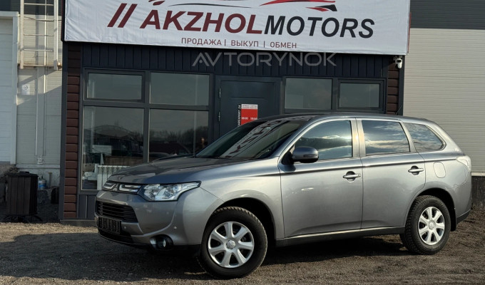 Mitsubishi Outlander 2012 года