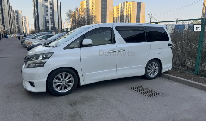 Toyota Vellfire 2010 года