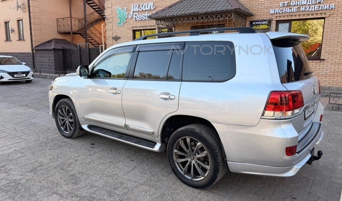 Toyota Land Cruiser 2013 года