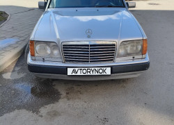 Mercedes-Benz E-Класс 1993 года