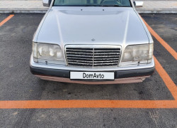Mercedes-Benz E-Класс 1993 года