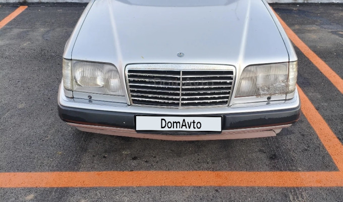 Mercedes-Benz E-Класс 1993 года