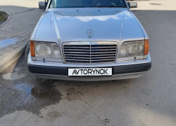 Mercedes-Benz E-Класс 1993 года