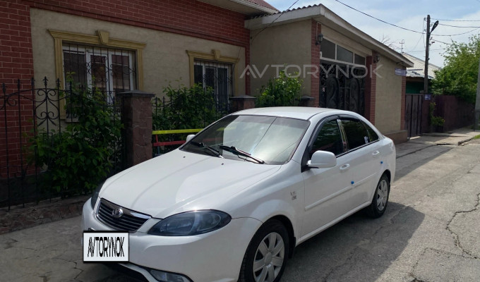 Daewoo Gentra 2014 года