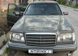 Mercedes-Benz E-Класс 1993 года