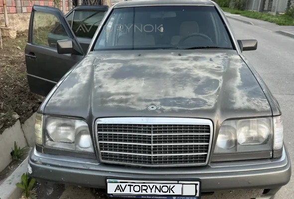 Mercedes-Benz E-Класс 1993 года