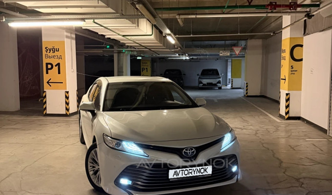 Toyota Camry 2019 года