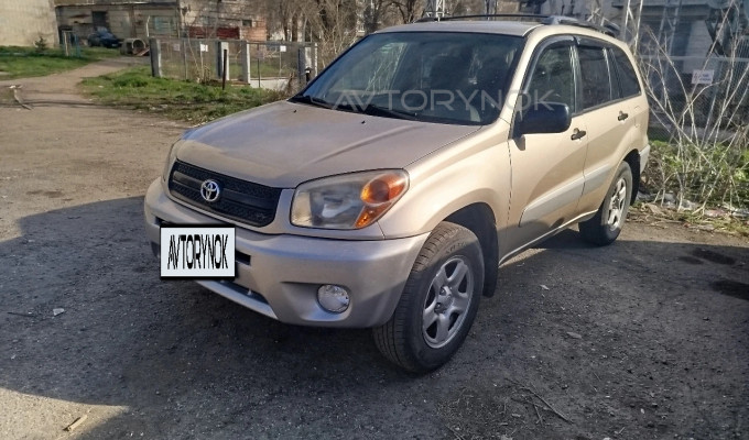 Toyota RAV4 2003 года