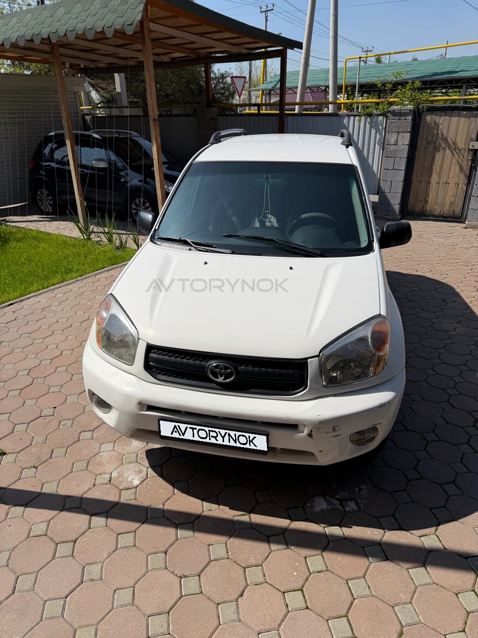 Toyota RAV4, 2004