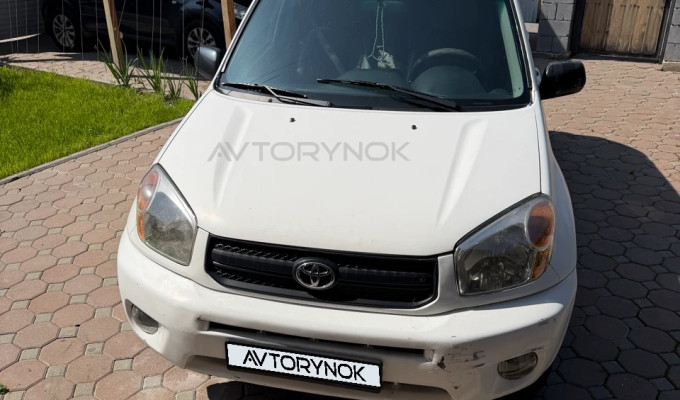 Toyota RAV4 2004 года