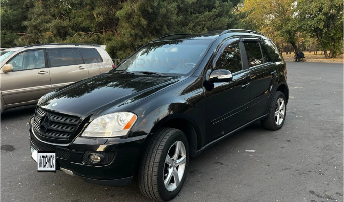 Mercedes-Benz ML-Класс 2005 года