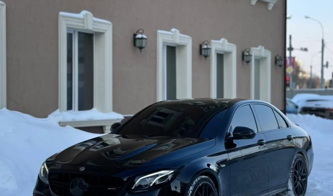 Mercedes-Benz E-Класс 2017 года