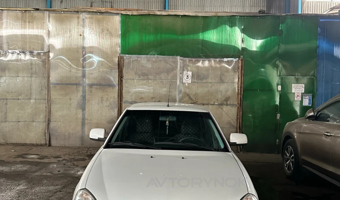 ВАЗ (Lada) Priora 2013 года