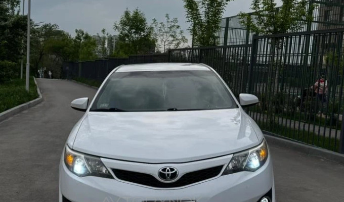 Toyota Camry 2014 года