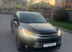 Toyota Highlander 2017 года
