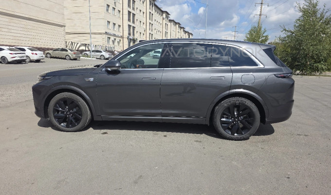 Li L7 2023 года