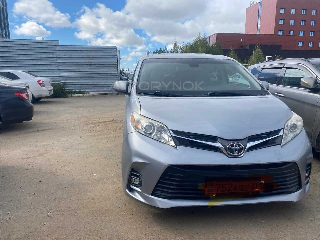Toyota Sienna, 2015