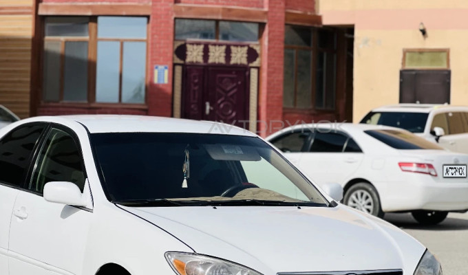 Toyota Camry 2003 года