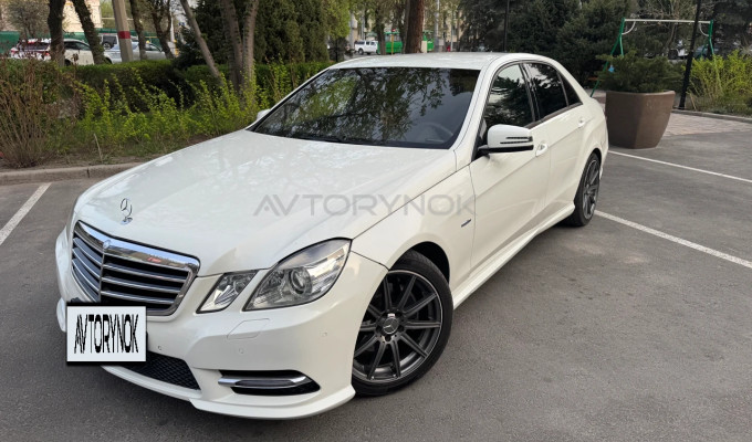 Mercedes-Benz E-Класс 2011 года