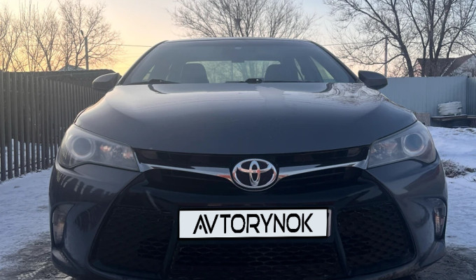 Toyota Camry 2015 года