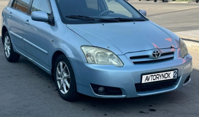 Toyota Corolla 2004 года
