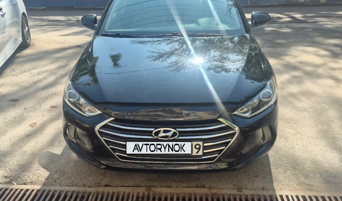 Hyundai Elantra 2018 года