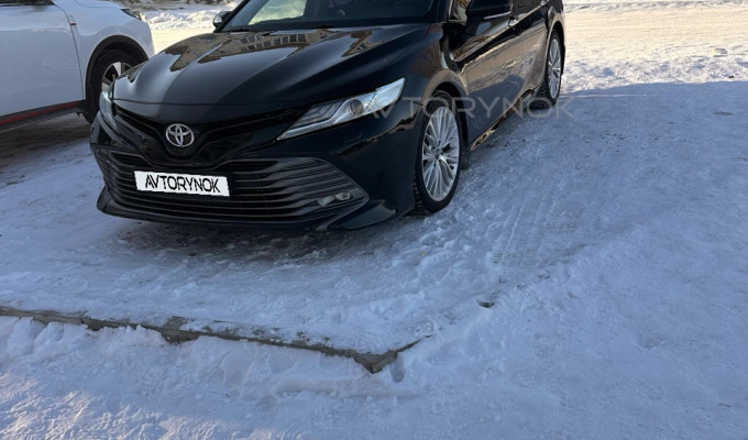 Toyota Camry 2019 года