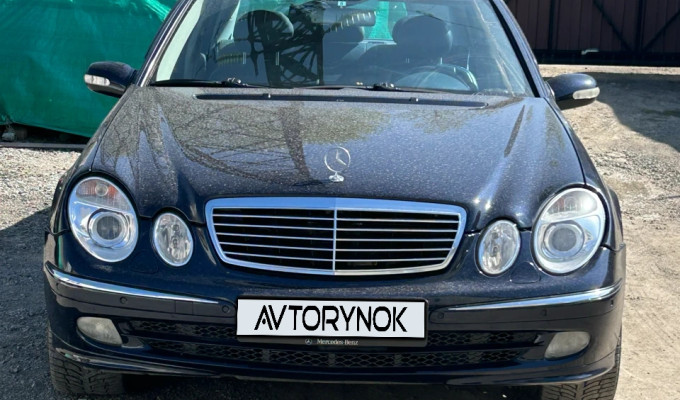 Mercedes-Benz E-Класс 2003 года