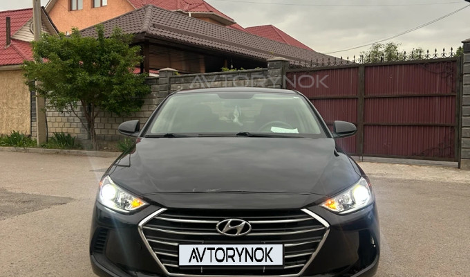 Hyundai Elantra 2018 года