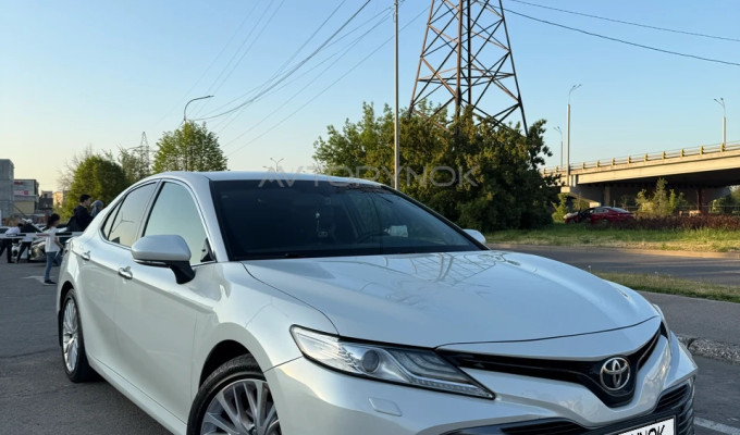 Toyota Camry 2019 года