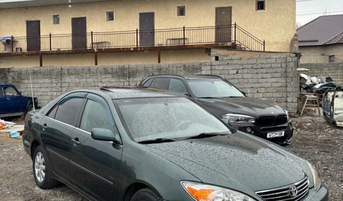 Toyota Camry 2002 года