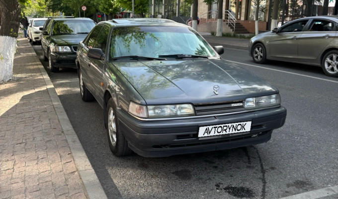 Mazda 626 1988 года