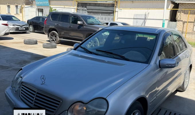 Mercedes-Benz C-Класс 2002 года