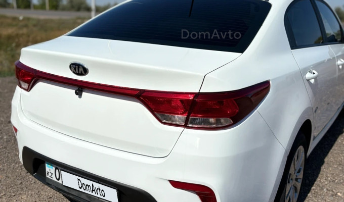 Kia Rio 2020 года