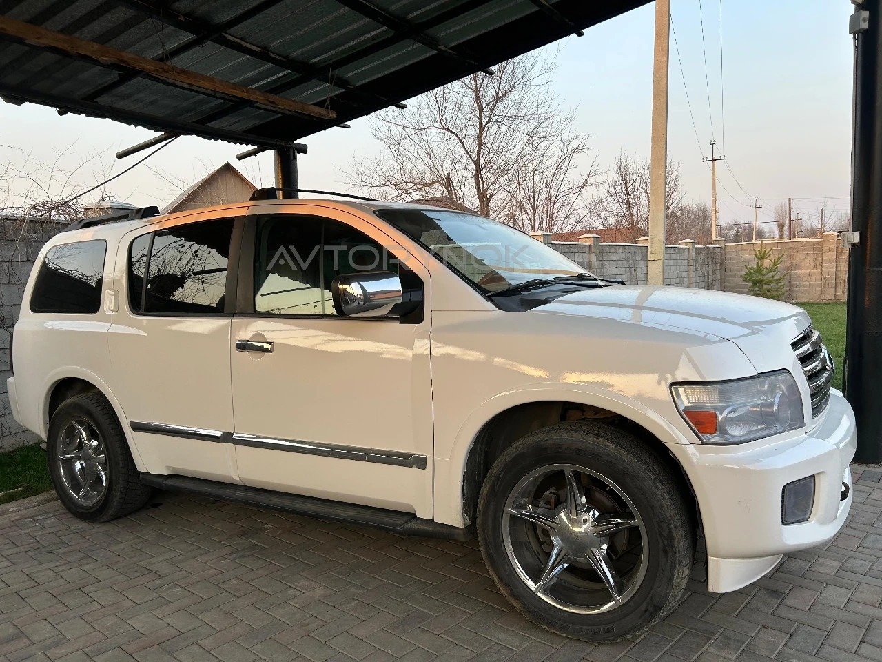 Infiniti QX56, 2006