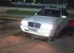 Mercedes-Benz E-Класс 1995 года