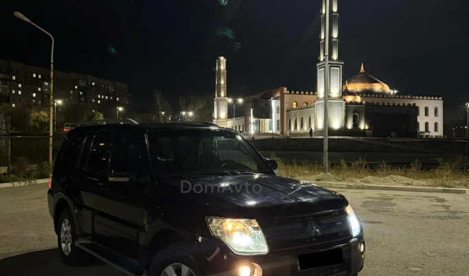 Mitsubishi Pajero 2011 года