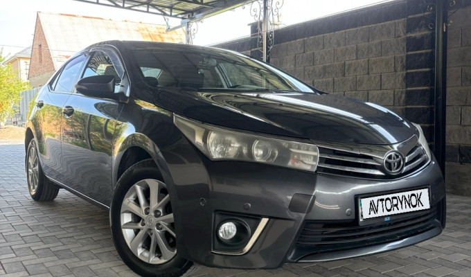 Toyota Corolla 2013 года