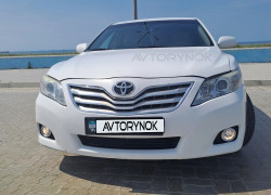 Toyota Camry 2010 года